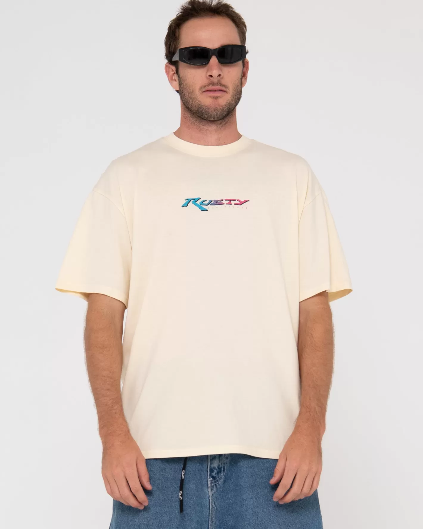 Hombre Rusty Before Crowds, Todo En Camiseta Con Grafico Extragrande
