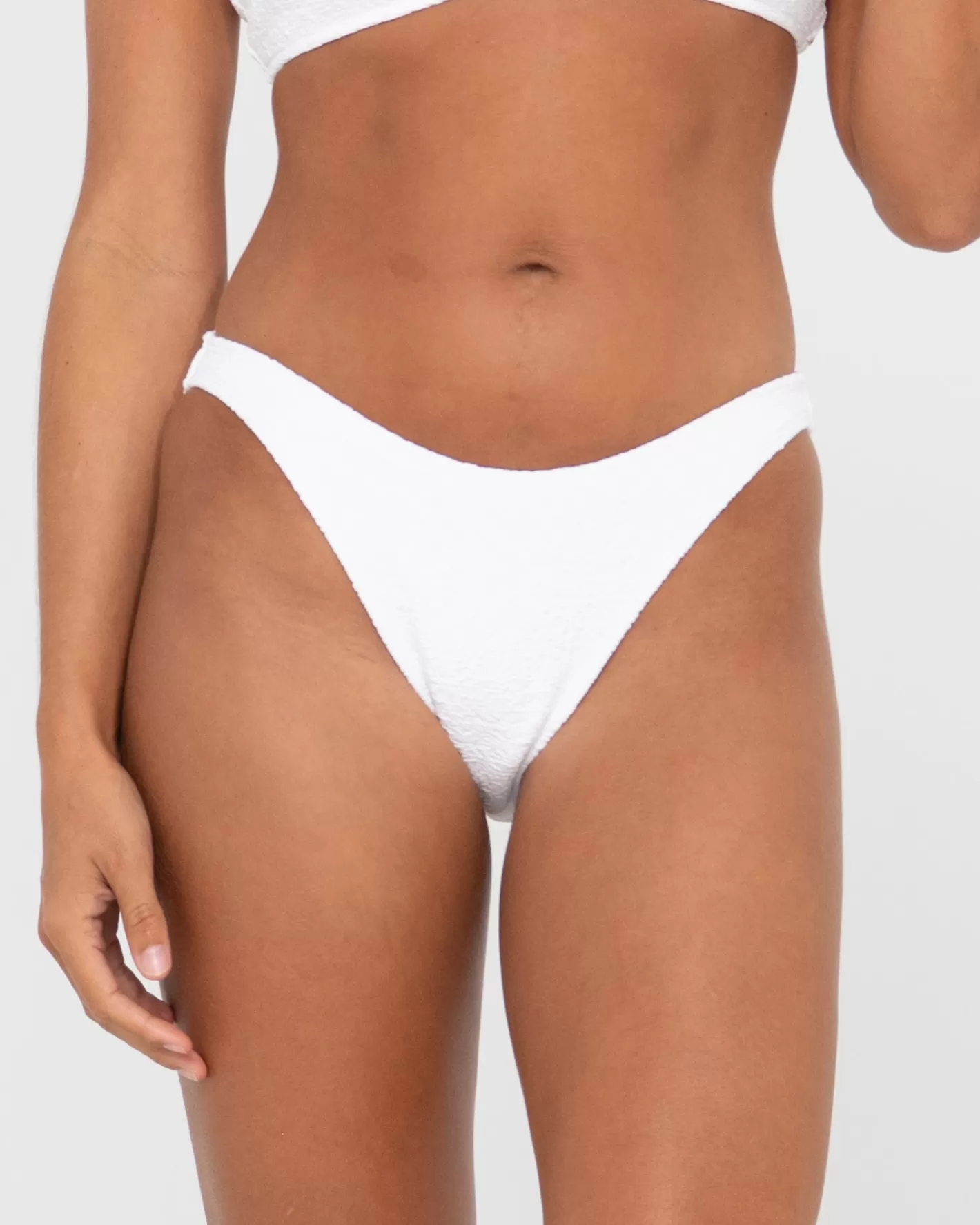 Mujer Rusty Braguita De Bikini Clasica Con Textura De Sandalo