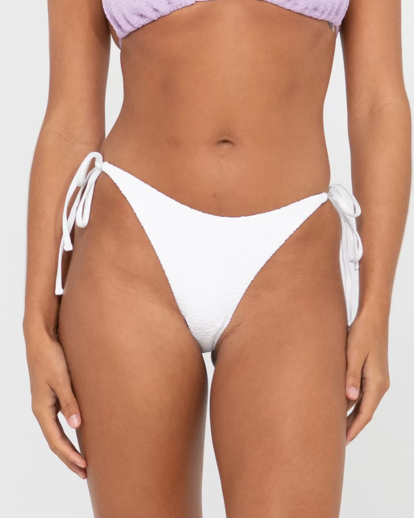 Mujer Rusty Braguita De Bikini Midi Con Lazos Laterales Texturizados De Sandalo