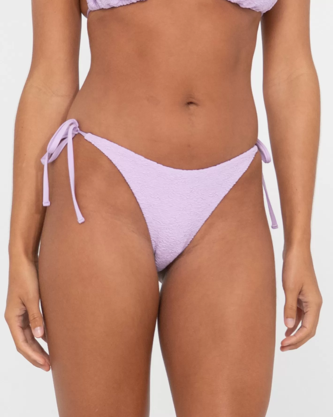 Mujer Rusty Braguita De Bikini Midi Con Lazos Laterales Texturizados De Sandalo