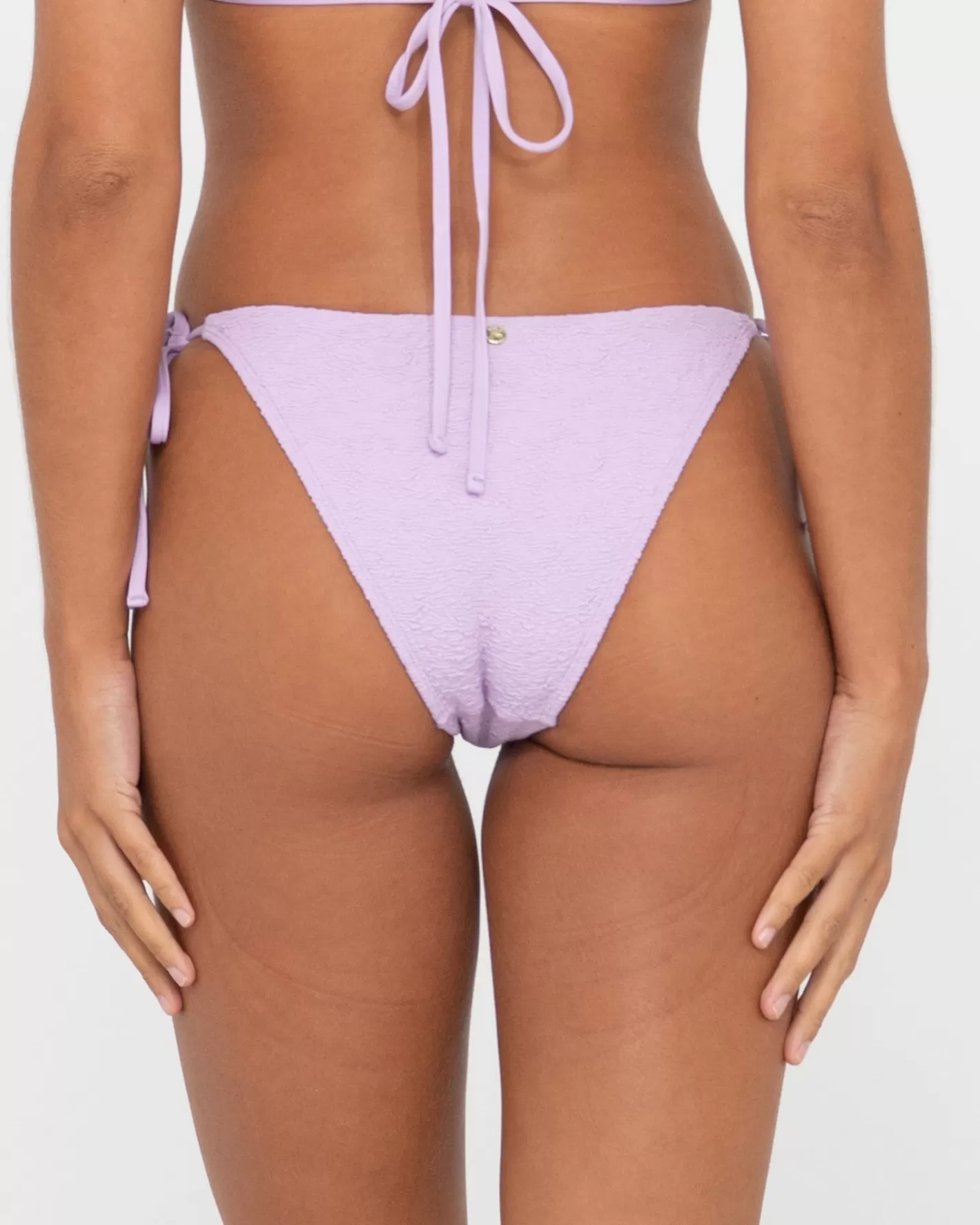 Mujer Rusty Braguita De Bikini Midi Con Lazos Laterales Texturizados De Sandalo