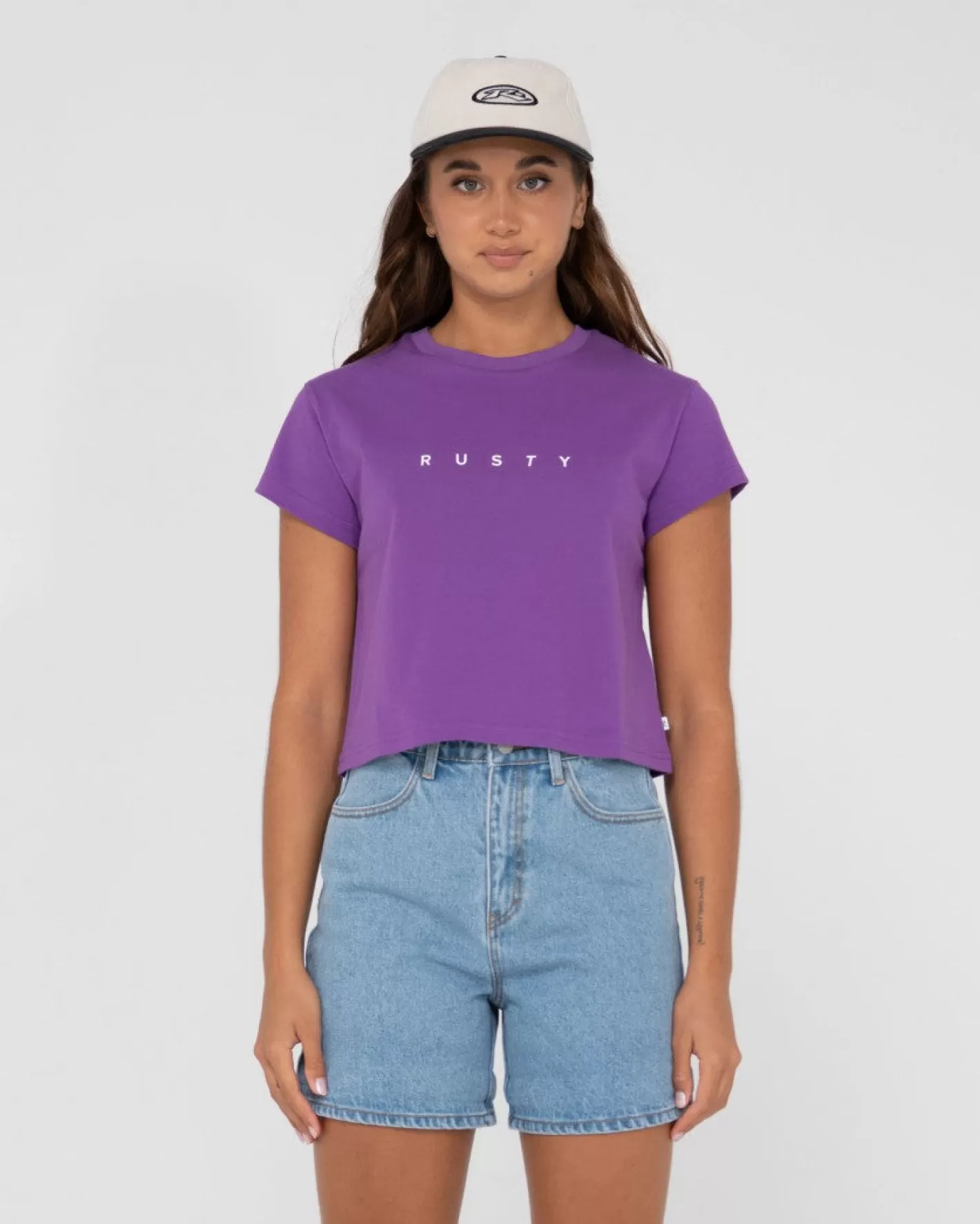 Mujer Rusty Camiseta Corta Clasica Essentials
