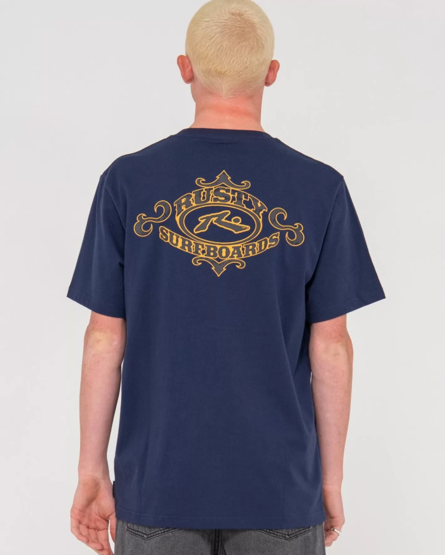Hombre Rusty Camiseta Grafica De Manga Corta Con Filigrana