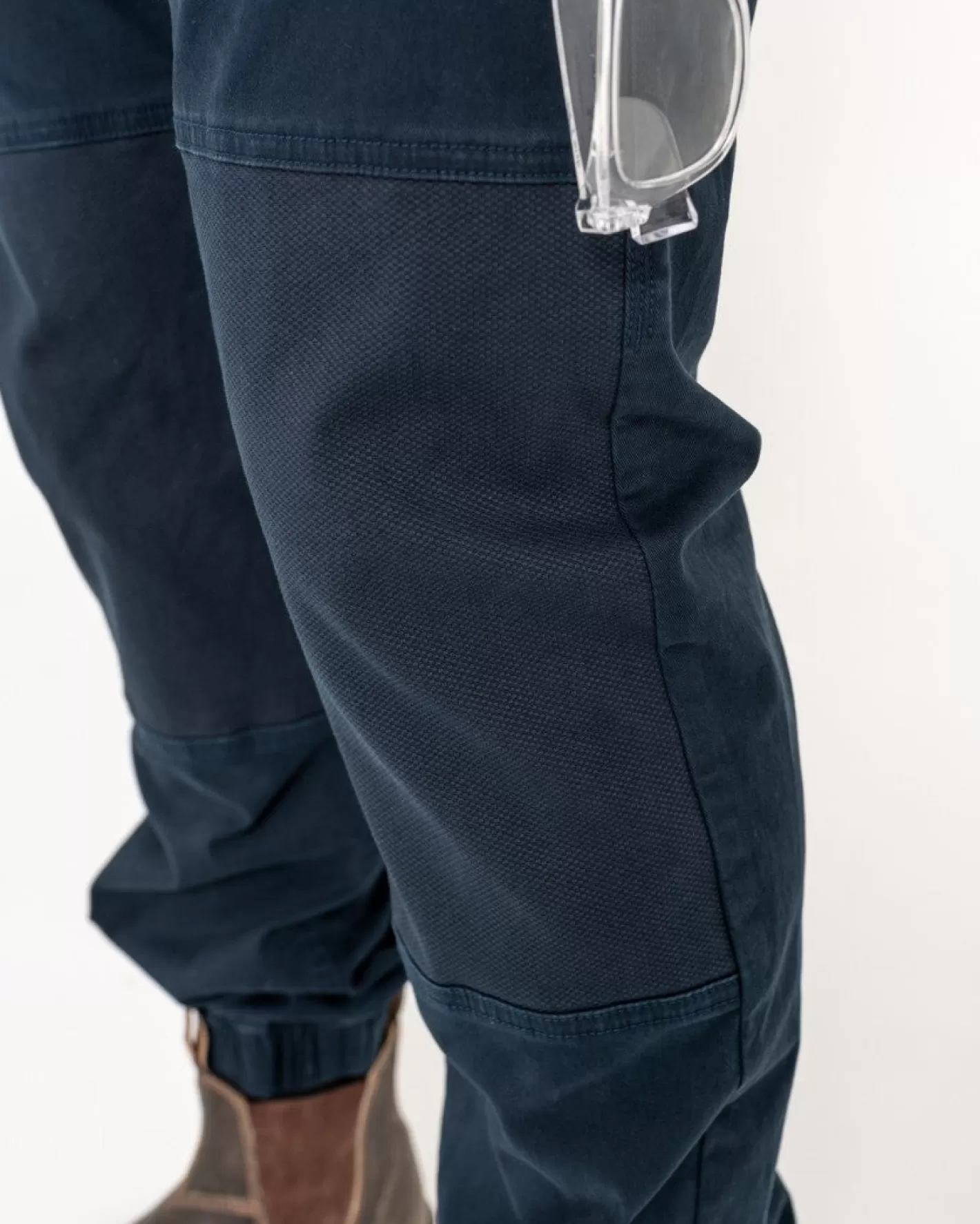 Rusty Pantalon Con Punos Elasticos Y Levantamiento Pesado