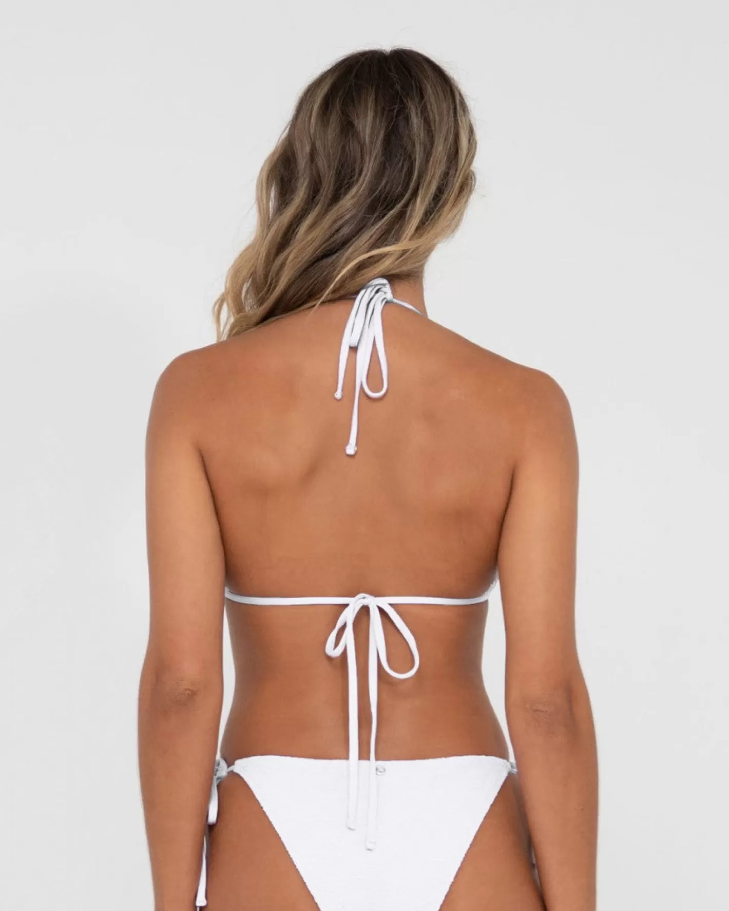 Mujer Rusty Top De Bikini Multiposicion Con Textura De Sandalo